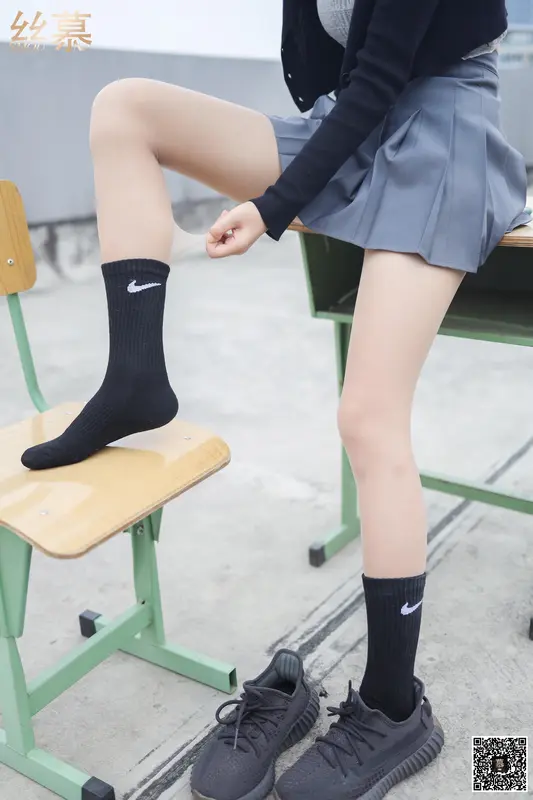 SM288 天天一元 米朵《天台玩丝两姐妹》 - 丝慕写真